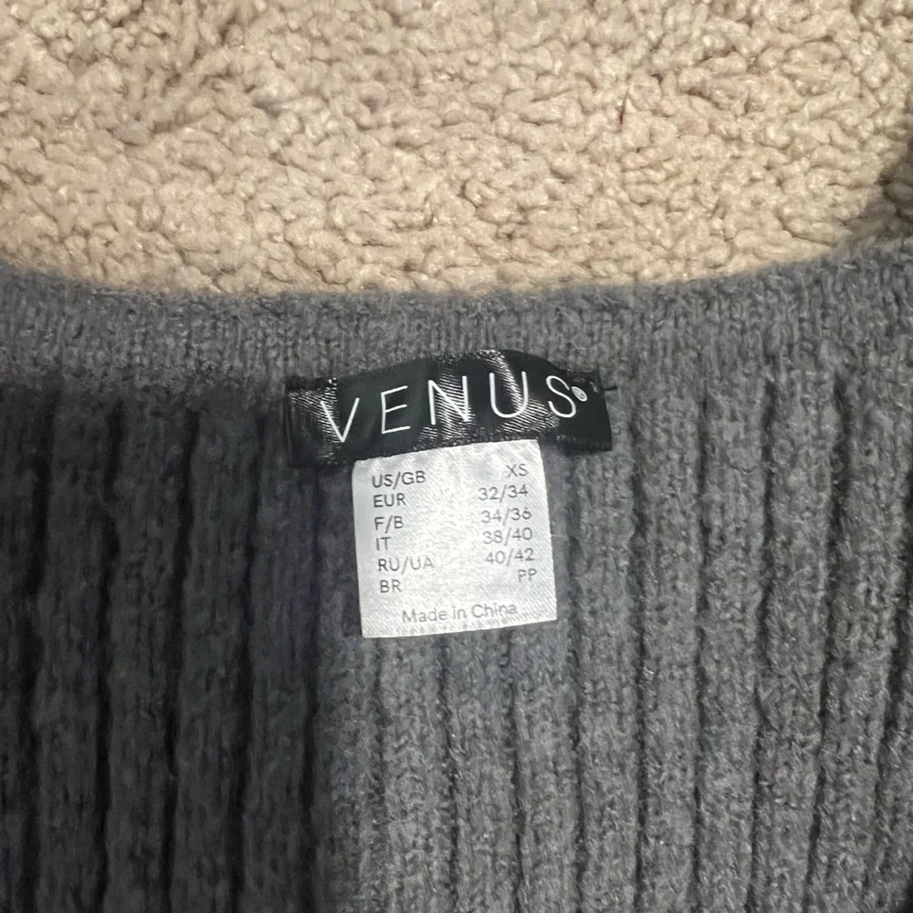 Gray Ribbed Knit Sweater - Picture 6 of 6